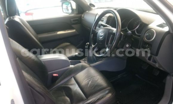 Acheter Occasion Voiture Mazda BT-50 Blanc à Beitbridge, Matabeleland South Acheter Occasion Voiture Mazda BT-50 Blanc à Beitbridge, Matabeleland South