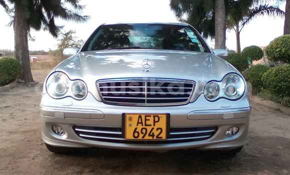 Nunua Ilio tumika Mercedes‒Benz C–Class Fedha Gari ndani ya Harare nchini Harare