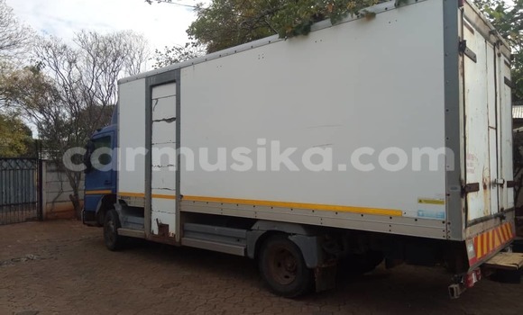 Tenga Tsaru Mercedes‒Benz Arocs Bhuruu Rori in Bulawayo in Bulawayo Tenga Tsaru Mercedes‒Benz Arocs Bhuruu Rori in Bulawayo in Bulawayo