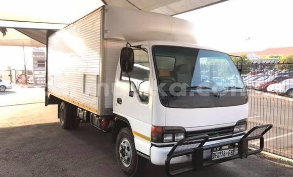 Nunua Ilio tumika Isuzu 117 Nyeupe Gari ndani ya Harare nchini Harare