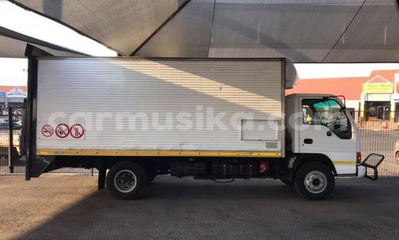 Acheter Occasion Voiture Isuzu 117 Blanc à Harare, Harare Acheter Occasion Voiture Isuzu 117 Blanc à Harare, Harare