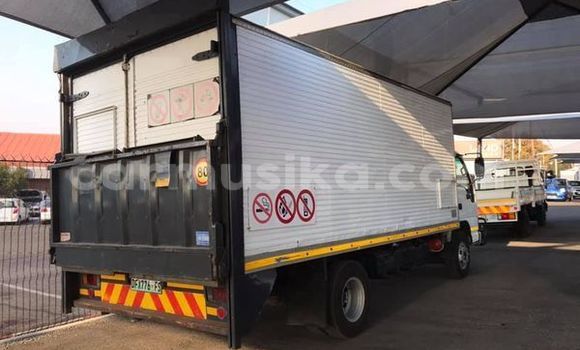 Acheter Occasion Voiture Isuzu 117 Blanc à Harare, Harare Acheter Occasion Voiture Isuzu 117 Blanc à Harare, Harare