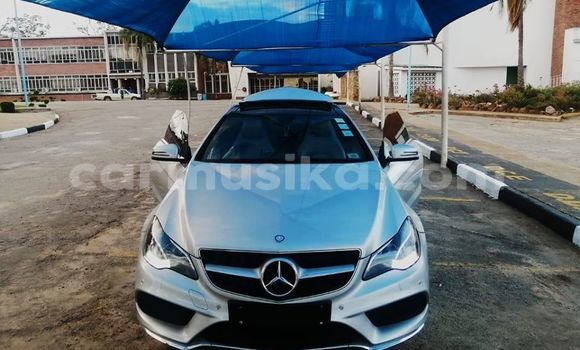Tenga Tsaru Mercedes‒Benz E–Class Sirivha Mota in Harare in Harare Tenga Tsaru Mercedes‒Benz E–Class Sirivha Mota in Harare in Harare