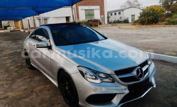 Tenga Tsaru Mercedes‒Benz E–Class Sirivha Mota in Harare in Harare Tenga Tsaru Mercedes‒Benz E–Class Sirivha Mota in Harare in Harare