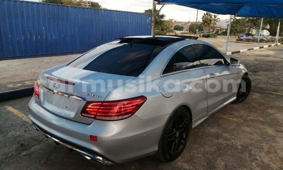 Tenga Tsaru Mercedes‒Benz E–Class Sirivha Mota in Harare in Harare Tenga Tsaru Mercedes‒Benz E–Class Sirivha Mota in Harare in Harare