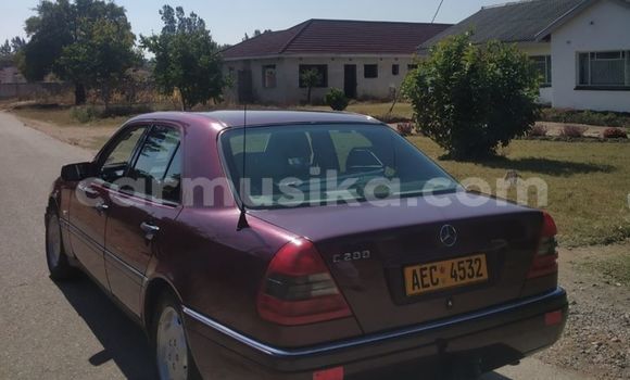 Tenga Tsaru Mercedes‒Benz C–Class Tsvuku Mota in Harare in Harare Tenga Tsaru Mercedes‒Benz C–Class Tsvuku Mota in Harare in Harare