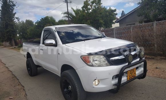 Tenga Tsaru Toyota Hilux Chena Mota in Harare in Harare Tenga Tsaru Toyota Hilux Chena Mota in Harare in Harare