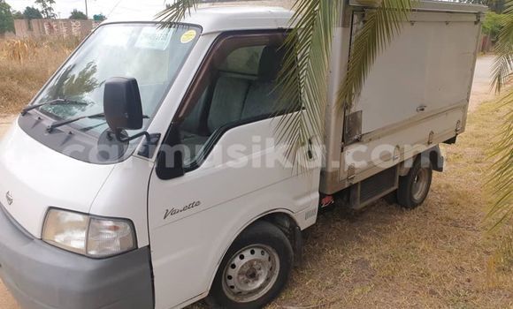 Tenga Tsaru Nissan Vanette Chena Mota in Harare in Harare