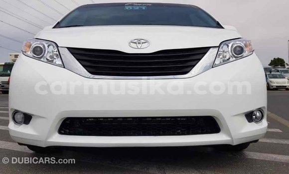 Tenga Imported Toyota Sienna Chena Mota in Import - Dubai in Harare Tenga Imported Toyota Sienna Chena Mota in Import - Dubai in Harare