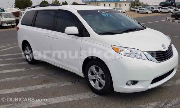 Tenga Imported Toyota Sienna Chena Mota in Import - Dubai in Harare Tenga Imported Toyota Sienna Chena Mota in Import - Dubai in Harare