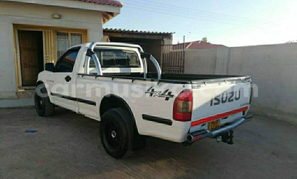 Tenga Tsaru Isuzu KB Chena Mota in Harare in Harare Tenga Tsaru Isuzu KB Chena Mota in Harare in Harare