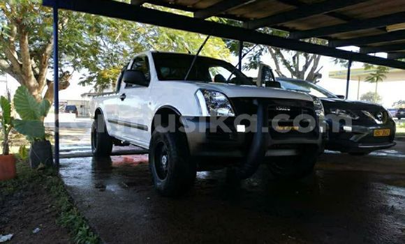 Tenga Tsaru Isuzu KB Chena Mota in Harare in Harare Tenga Tsaru Isuzu KB Chena Mota in Harare in Harare