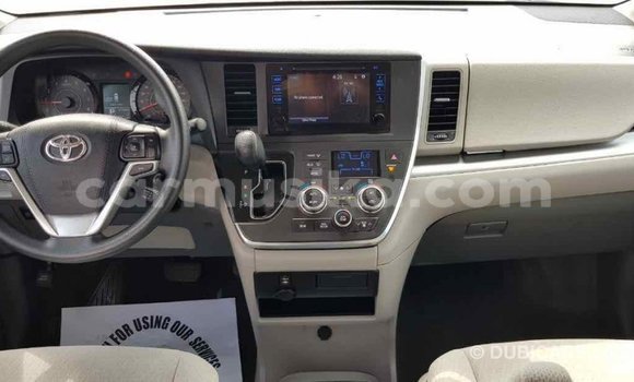 Tenga Imported Toyota Sienna Chena Mota in Import - Dubai in Harare Tenga Imported Toyota Sienna Chena Mota in Import - Dubai in Harare