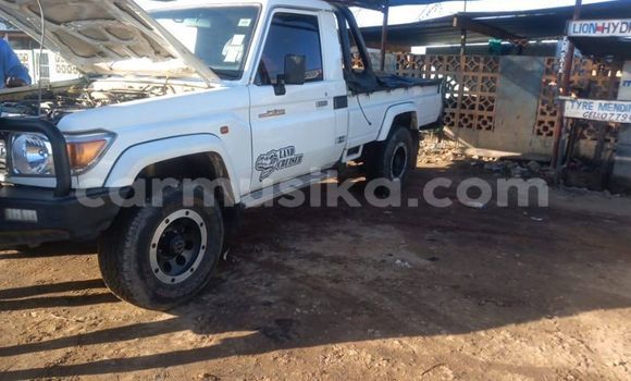 Tenga Tsaru Toyota Land Cruiser Chena Mota in Harare in Harare Tenga Tsaru Toyota Land Cruiser Chena Mota in Harare in Harare