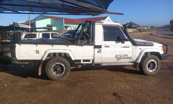 Tenga Tsaru Toyota Land Cruiser Chena Mota in Harare in Harare Tenga Tsaru Toyota Land Cruiser Chena Mota in Harare in Harare