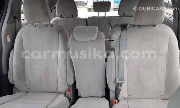 Tenga Imported Toyota Sienna Chena Mota in Import - Dubai in Harare Tenga Imported Toyota Sienna Chena Mota in Import - Dubai in Harare
