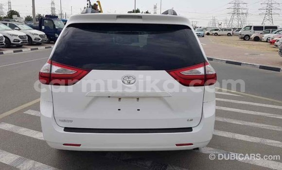 Tenga Imported Toyota Sienna Chena Mota in Import - Dubai in Harare Tenga Imported Toyota Sienna Chena Mota in Import - Dubai in Harare