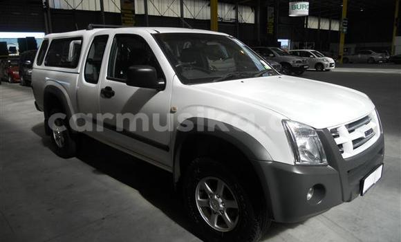 Tenga Tsaru Isuzu KB Chena Mota in Beitbridge in Matabeleland South Tenga Tsaru Isuzu KB Chena Mota in Beitbridge in Matabeleland South