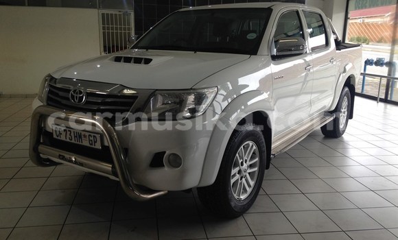 Tenga Tsaru Toyota Hilux Chena Mota in Beitbridge in Matabeleland South Tenga Tsaru Toyota Hilux Chena Mota in Beitbridge in Matabeleland South