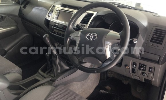 Tenga Tsaru Toyota Hilux Chena Mota in Beitbridge in Matabeleland South Tenga Tsaru Toyota Hilux Chena Mota in Beitbridge in Matabeleland South