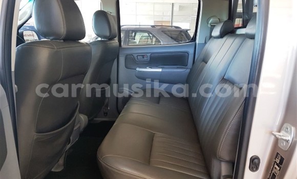 Tenga Tsaru Toyota Hilux Zvimwe Mota in Beitbridge in Matabeleland South Tenga Tsaru Toyota Hilux Zvimwe Mota in Beitbridge in Matabeleland South