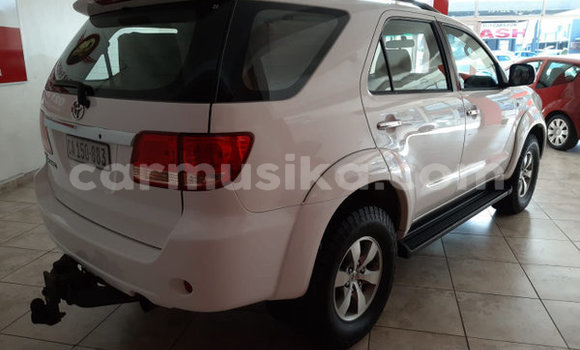 Tenga Tsaru Toyota Fortuner Chena Mota in Beitbridge in Matabeleland South Tenga Tsaru Toyota Fortuner Chena Mota in Beitbridge in Matabeleland South