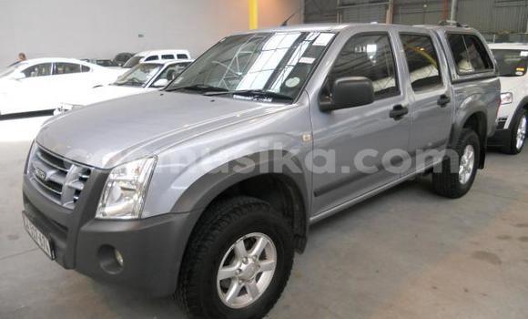 Tenga Tsaru Isuzu KB Sirivha Mota in Beitbridge in Matabeleland South