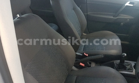 Nunua Ilio tumika Volkswagen Polo Fedha Gari ndani ya Beitbridge nchini Matabeleland Kusini Nunua Ilio tumika Volkswagen Polo Fedha Gari ndani ya Beitbridge nchini Matabeleland Kusini