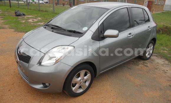 Nunua Ilio tumika Toyota Yaris Fedha Gari ndani ya Beitbridge nchini Matabeleland Kusini Nunua Ilio tumika Toyota Yaris Fedha Gari ndani ya Beitbridge nchini Matabeleland Kusini