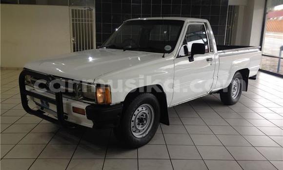 Nunua Ilio tumika Toyota Hilux Nyeupe Gari ndani ya Beitbridge nchini Matabeleland Kusini Nunua Ilio tumika Toyota Hilux Nyeupe Gari ndani ya Beitbridge nchini Matabeleland Kusini