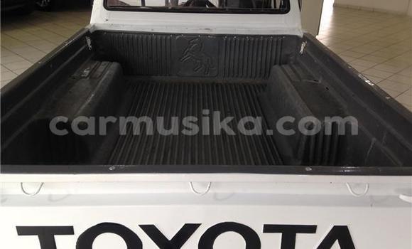 Nunua Ilio tumika Toyota Hilux Nyeupe Gari ndani ya Beitbridge nchini Matabeleland Kusini Nunua Ilio tumika Toyota Hilux Nyeupe Gari ndani ya Beitbridge nchini Matabeleland Kusini