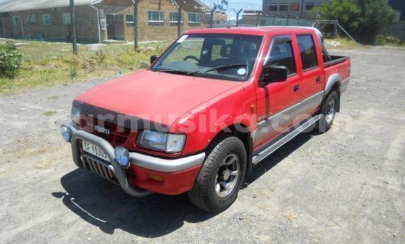 Nunua Ilio tumika Isuzu KB Nyekundu Gari ndani ya Beitbridge nchini Matabeleland Kusini Nunua Ilio tumika Isuzu KB Nyekundu Gari ndani ya Beitbridge nchini Matabeleland Kusini