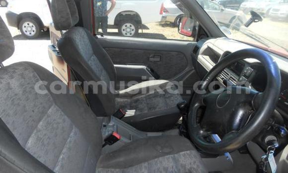 Nunua Ilio tumika Isuzu KB Nyekundu Gari ndani ya Beitbridge nchini Matabeleland Kusini Nunua Ilio tumika Isuzu KB Nyekundu Gari ndani ya Beitbridge nchini Matabeleland Kusini