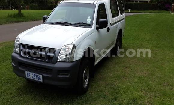 Nunua Ilio tumika Isuzu KB Nyeupe Gari ndani ya Beitbridge nchini Matabeleland Kusini Nunua Ilio tumika Isuzu KB Nyeupe Gari ndani ya Beitbridge nchini Matabeleland Kusini