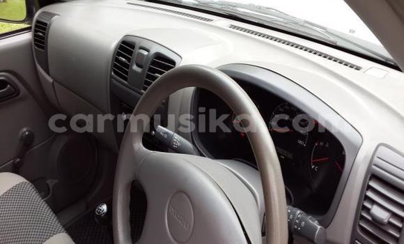 Nunua Ilio tumika Isuzu KB Nyeupe Gari ndani ya Beitbridge nchini Matabeleland Kusini Nunua Ilio tumika Isuzu KB Nyeupe Gari ndani ya Beitbridge nchini Matabeleland Kusini