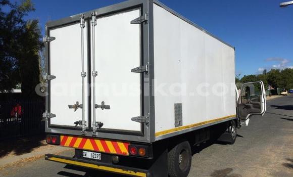 Nunua Ilio tumika Toyota Dyna Nyeupe Gari ndani ya Beitbridge nchini Matabeleland Kusini Nunua Ilio tumika Toyota Dyna Nyeupe Gari ndani ya Beitbridge nchini Matabeleland Kusini