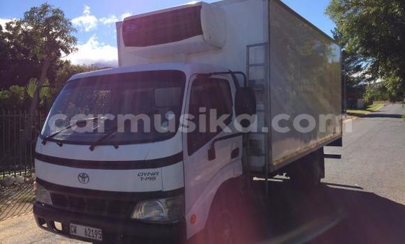 Nunua Ilio tumika Toyota Dyna Nyeupe Gari ndani ya Beitbridge nchini Matabeleland Kusini Nunua Ilio tumika Toyota Dyna Nyeupe Gari ndani ya Beitbridge nchini Matabeleland Kusini