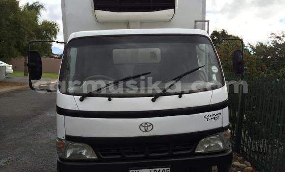 Nunua Ilio tumika Toyota Dyna Nyeupe Gari ndani ya Beitbridge nchini Matabeleland Kusini Nunua Ilio tumika Toyota Dyna Nyeupe Gari ndani ya Beitbridge nchini Matabeleland Kusini