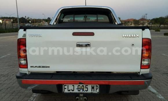 Nunua Ilio tumika Toyota Hilux Nyeupe Gari ndani ya Beitbridge nchini Matabeleland Kusini Nunua Ilio tumika Toyota Hilux Nyeupe Gari ndani ya Beitbridge nchini Matabeleland Kusini