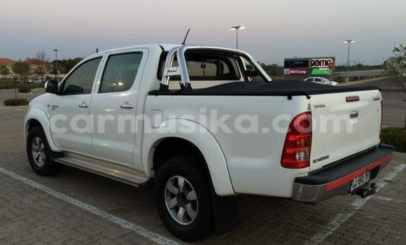 Nunua Ilio tumika Toyota Hilux Nyeupe Gari ndani ya Beitbridge nchini Matabeleland Kusini Nunua Ilio tumika Toyota Hilux Nyeupe Gari ndani ya Beitbridge nchini Matabeleland Kusini