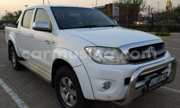 Nunua Ilio tumika Toyota Hilux Nyeupe Gari ndani ya Beitbridge nchini Matabeleland Kusini Nunua Ilio tumika Toyota Hilux Nyeupe Gari ndani ya Beitbridge nchini Matabeleland Kusini