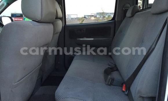 Nunua Ilio tumika Toyota Hilux Nyeupe Gari ndani ya Beitbridge nchini Matabeleland Kusini Nunua Ilio tumika Toyota Hilux Nyeupe Gari ndani ya Beitbridge nchini Matabeleland Kusini