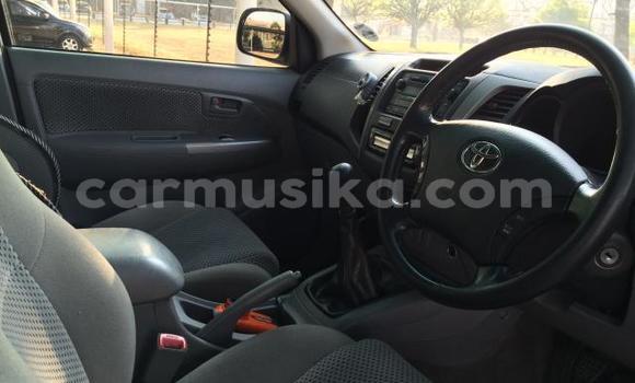 Nunua Ilio tumika Toyota Hilux Nyeupe Gari ndani ya Beitbridge nchini Matabeleland Kusini Nunua Ilio tumika Toyota Hilux Nyeupe Gari ndani ya Beitbridge nchini Matabeleland Kusini