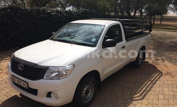 Nunua Ilio tumika Toyota Hilux Nyeupe Gari ndani ya Beitbridge nchini Matabeleland Kusini Nunua Ilio tumika Toyota Hilux Nyeupe Gari ndani ya Beitbridge nchini Matabeleland Kusini