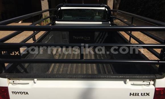 Nunua Ilio tumika Toyota Hilux Nyeupe Gari ndani ya Beitbridge nchini Matabeleland Kusini Nunua Ilio tumika Toyota Hilux Nyeupe Gari ndani ya Beitbridge nchini Matabeleland Kusini