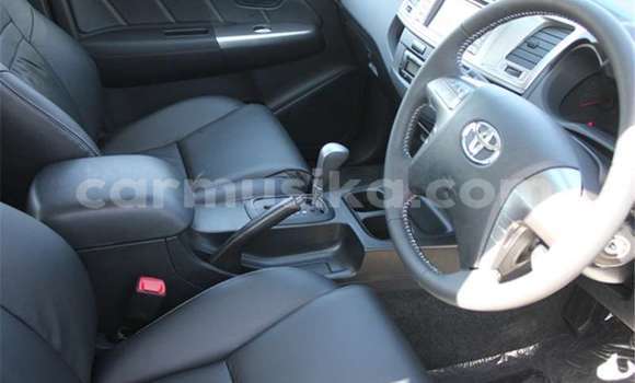 Nunua Ilio tumika Toyota Hilux Nyeupe Gari ndani ya Beitbridge nchini Matabeleland Kusini Nunua Ilio tumika Toyota Hilux Nyeupe Gari ndani ya Beitbridge nchini Matabeleland Kusini