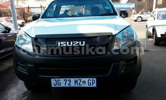Nunua Ilio tumika Isuzu KB Nyeupe Gari ndani ya Harare nchini Harare