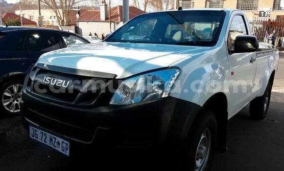 Tenga Tsaru Isuzu KB Chena Mota in Harare in Harare Tenga Tsaru Isuzu KB Chena Mota in Harare in Harare