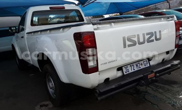 Tenga Tsaru Isuzu KB Chena Mota in Harare in Harare Tenga Tsaru Isuzu KB Chena Mota in Harare in Harare
