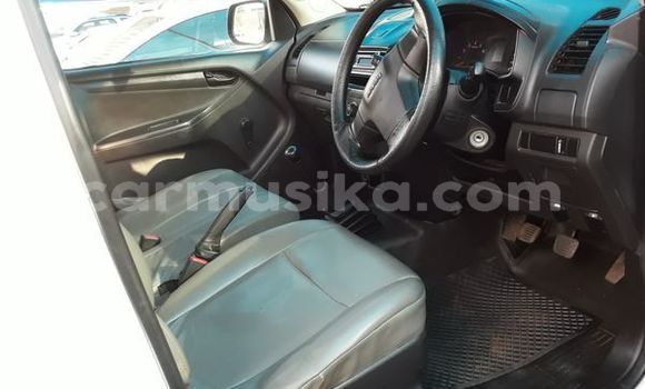 Tenga Tsaru Isuzu KB Chena Mota in Harare in Harare Tenga Tsaru Isuzu KB Chena Mota in Harare in Harare